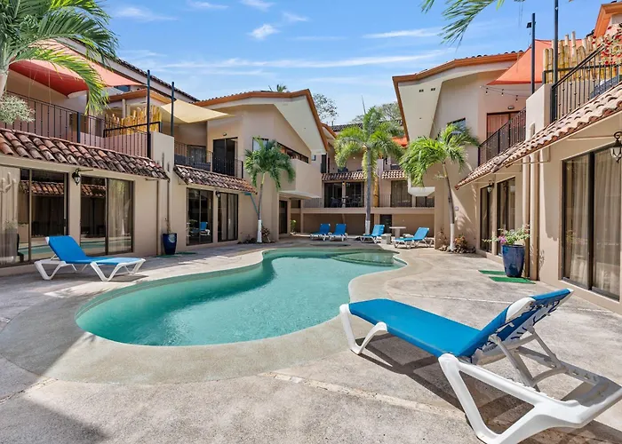 Dual Kitchens, Pool, 3-min Walk To The Holiday home