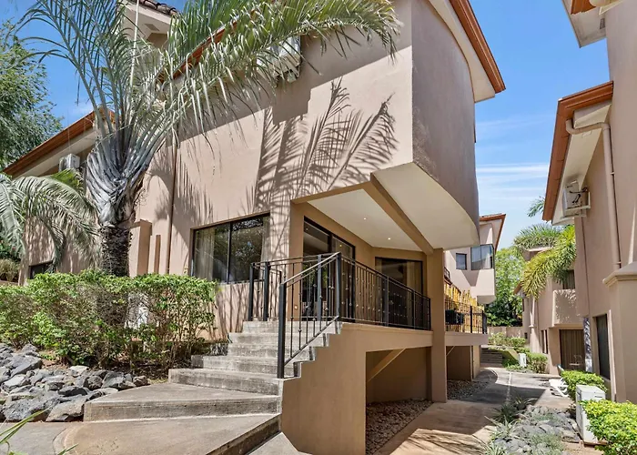 Dual Kitchens, Pool, 3-min Walk To The Holiday home