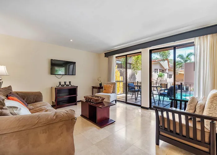 Dual Kitchens, Pool, 3-min Walk To The Holiday home