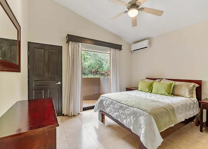 Holiday home Dual Kitchens, Pool, 3-min Walk To The *